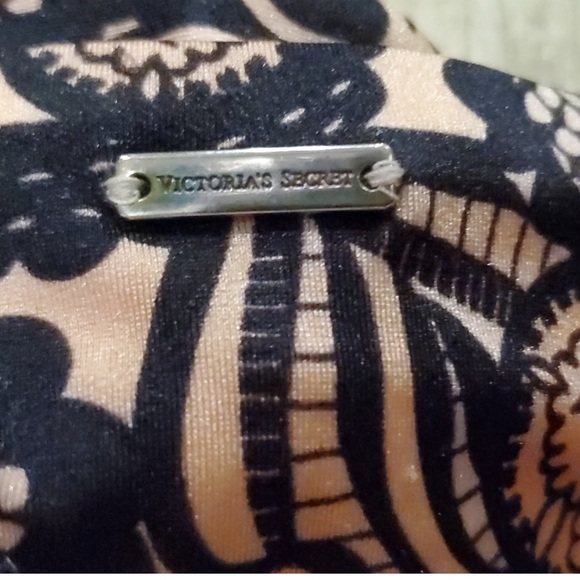 RARE Victoria's Secret Blush and Black Lace Bikini Set. - Picture 5 of 7